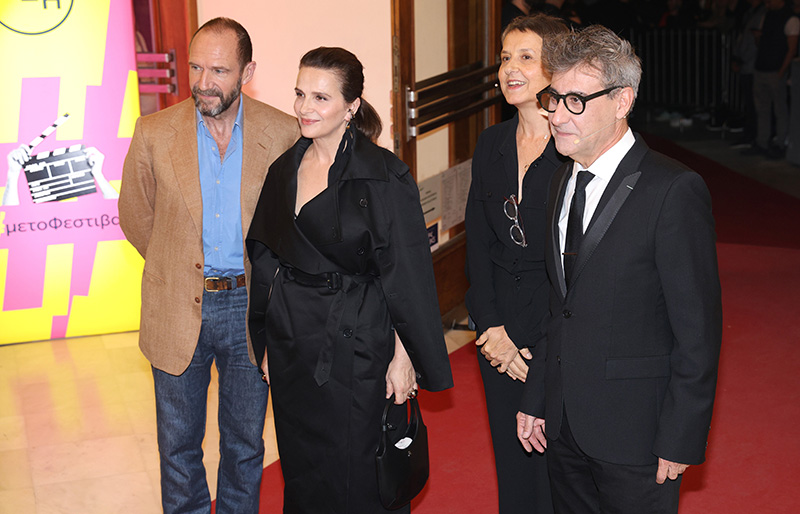 Juliette Binoche - Ralph Fiennes: Η στιγμή που παραλαμβάνουν συγκινημένοι τον «Χρυσό Αλέξανδρο» στο 65ο Φεστιβάλ Θεσσαλονίκης