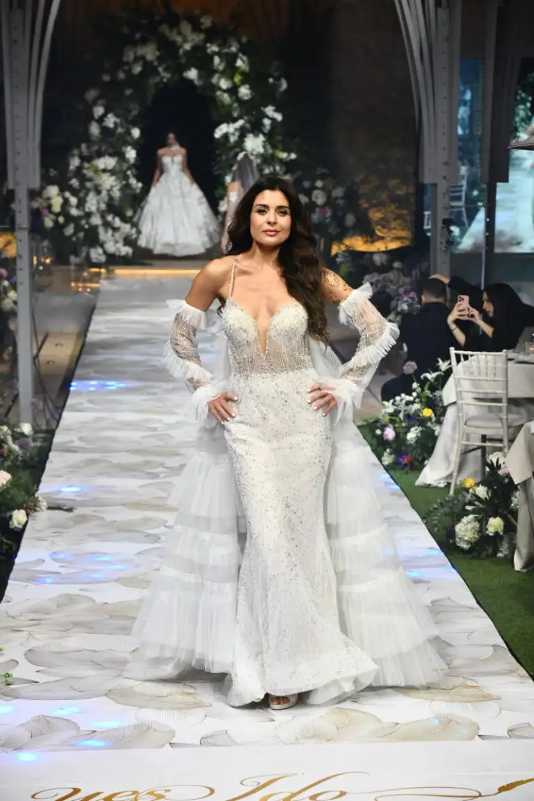 Yes I Do Catwalk: Οι διάσημες Ελληνίδες εντυπωσίασαν με τα νυφικά τους στην πασαρέλα